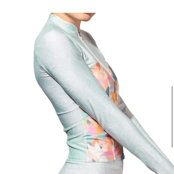 Mott50 Floral Rashguard size medium Sun protection - Picture 5 of 13